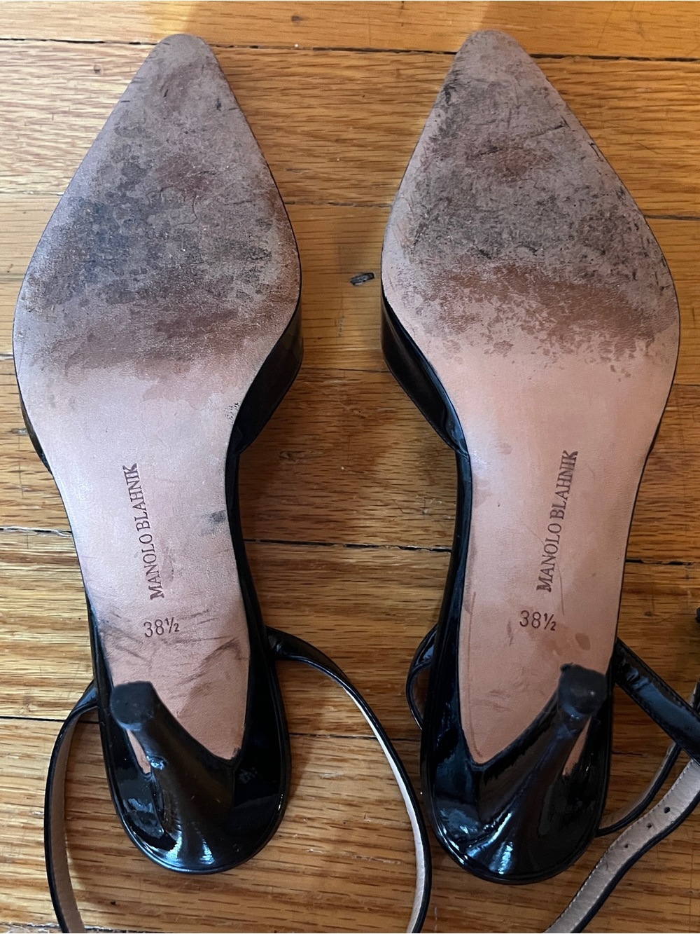 Manolo Blahnik Vintage Black Patent Pointed-Toe - Picture 2 of 3